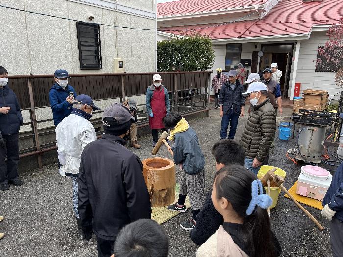 餅つき体験-2