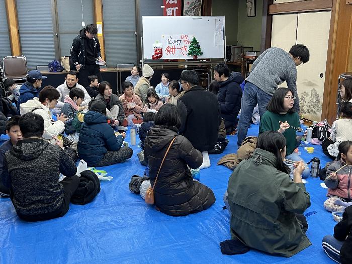 餅つき体験後の試食