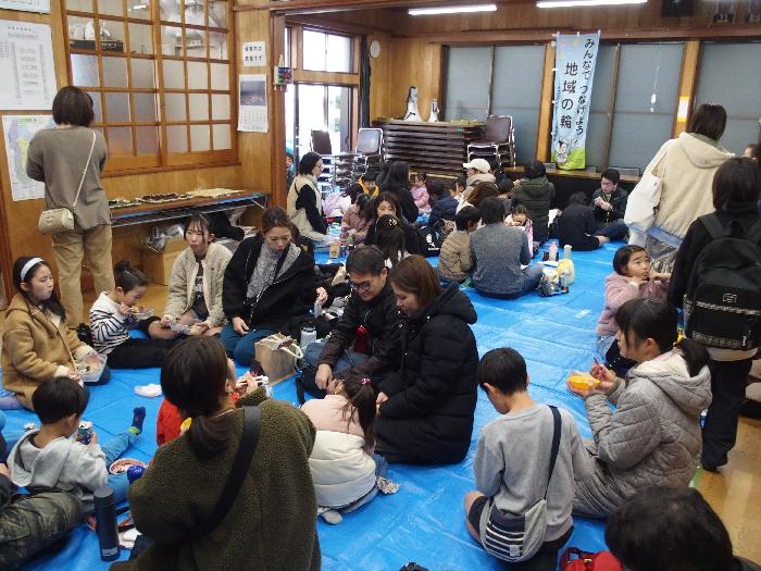 餅つき体験後の試食