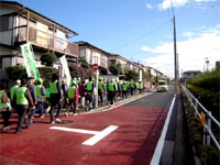 住宅街をパトロール中