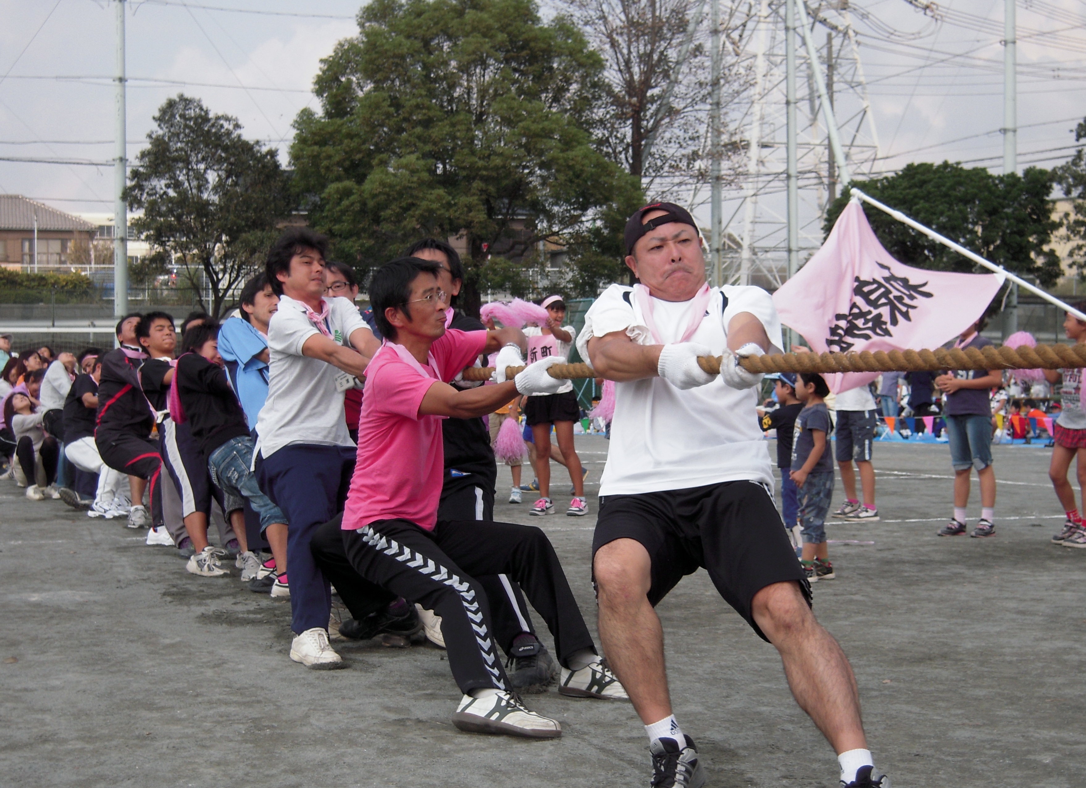 綱引、力だけではないよ