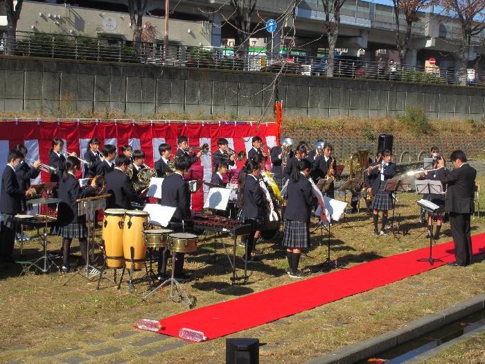 中和田中 吹奏楽部さんの演奏です。ステキな演奏でした♪