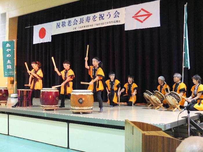 西鼓会の力強い演技