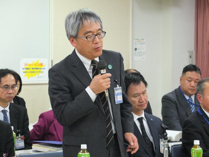 下村区長の答弁様子