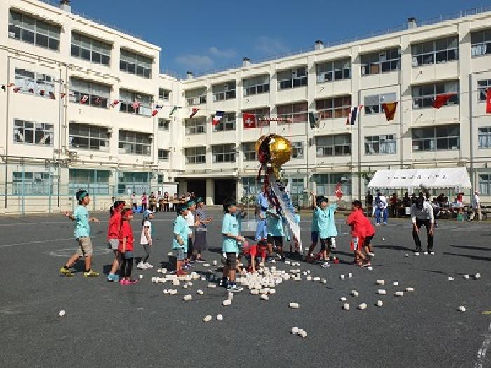 元気な子供達の鈴割り