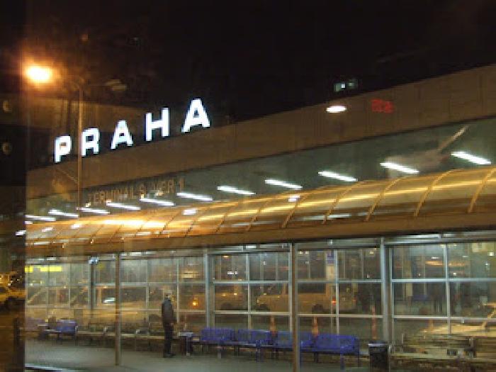 駅の標識、プラハです。