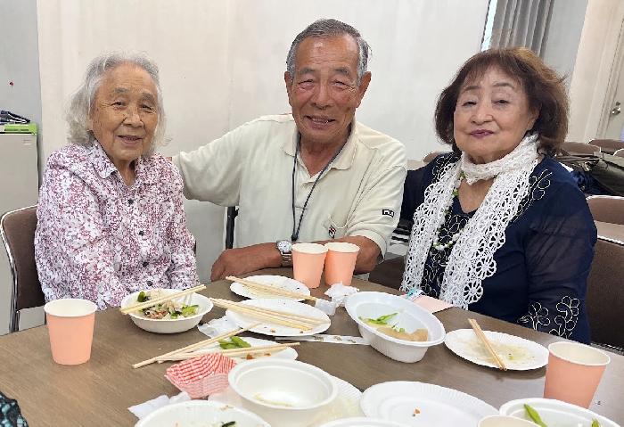 最高齢に囲まれて