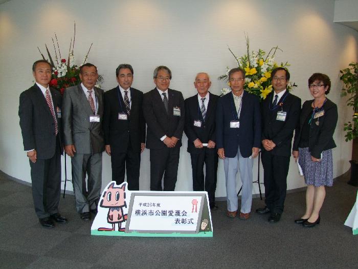 区長と記念写真