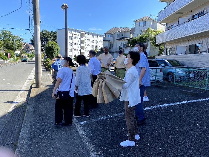 外壁の色は?