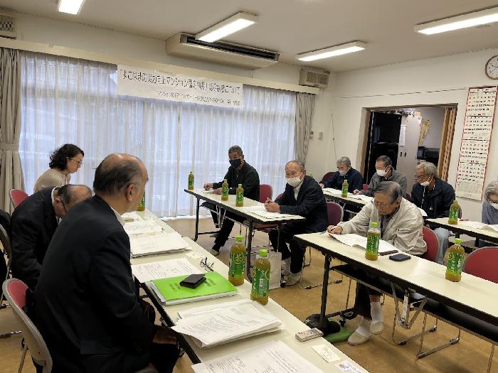 真剣な受講者