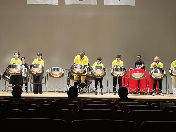 スティールバン演奏