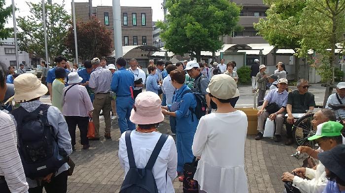 区役所に集合
