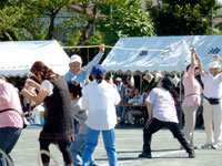 パン食い競争は<br>運動会の人気種目のひとつ