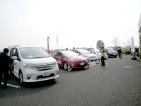 各種エコカー展示