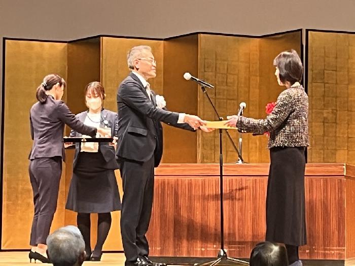 ������